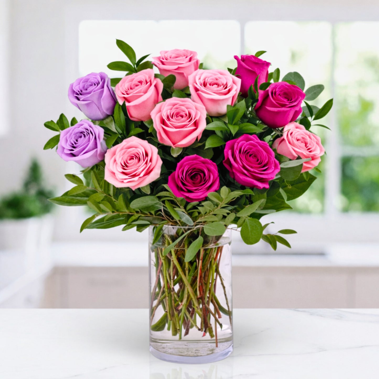 classic: 12 mixed roses