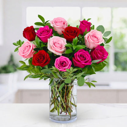 Classic: 12 Mixed Roses