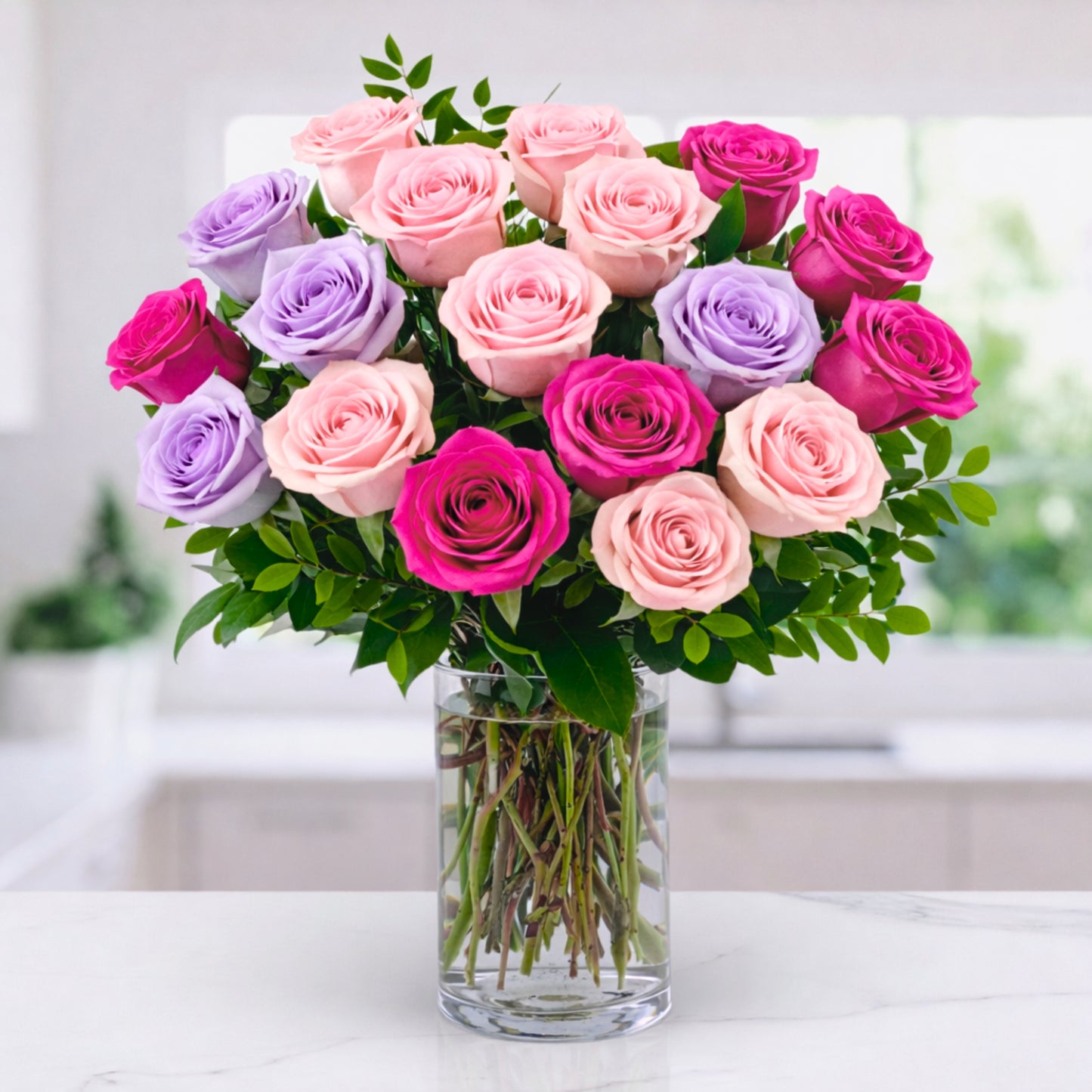 deluxe: 18 mixed roses