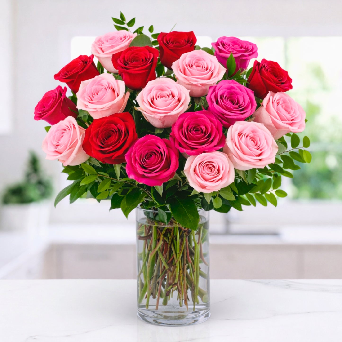 deluxe: 18 mixed roses