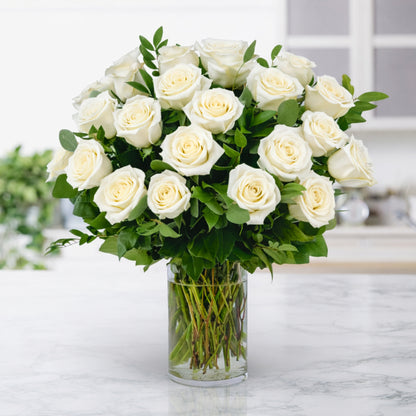 Grand: 24 Signature Roses