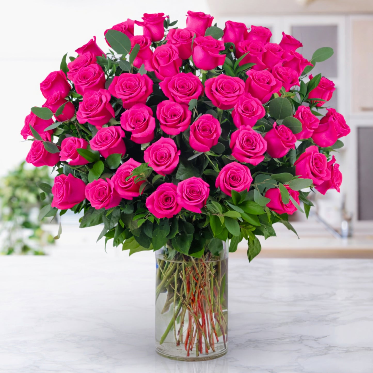 luxe: 48 signature roses