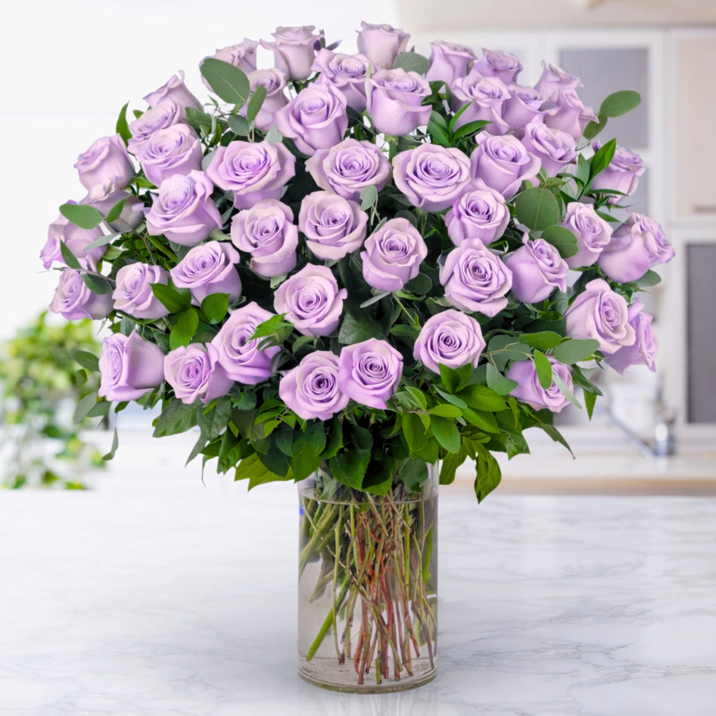 luxe: 48 signature roses