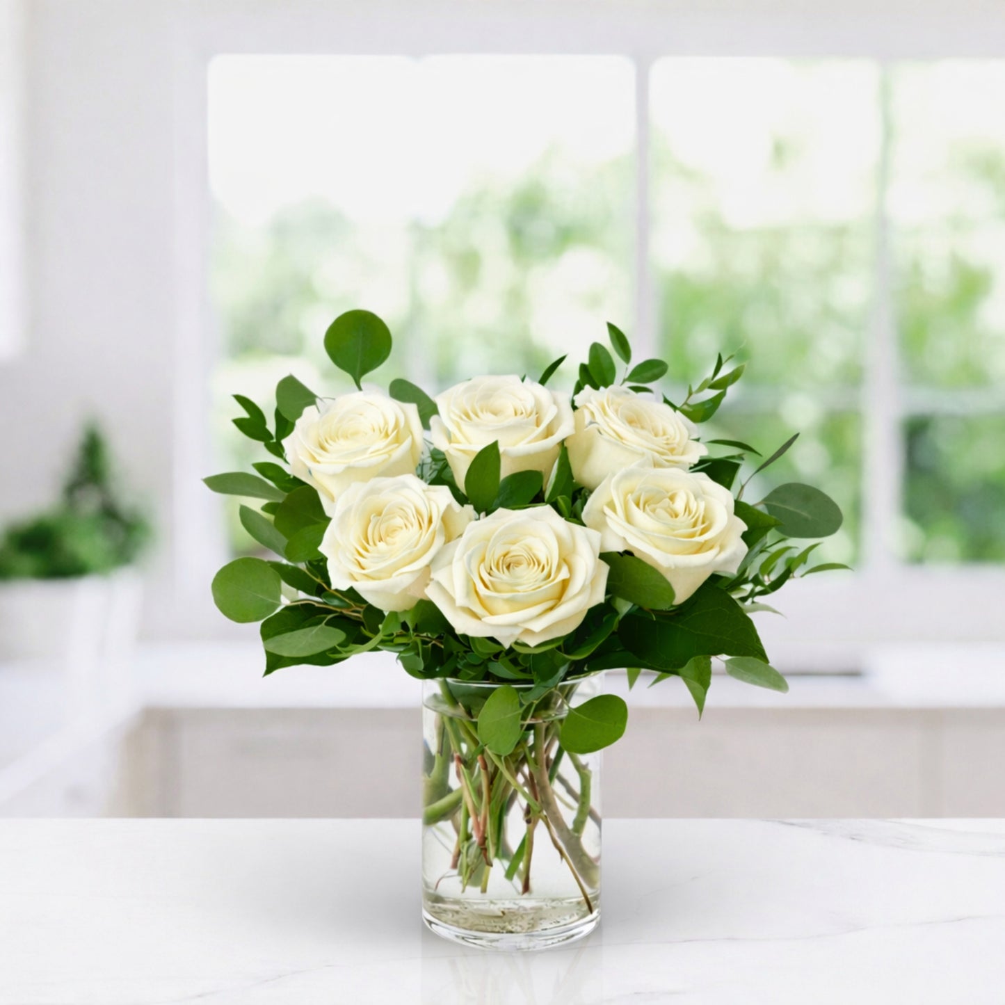 petite: 6 signature roses